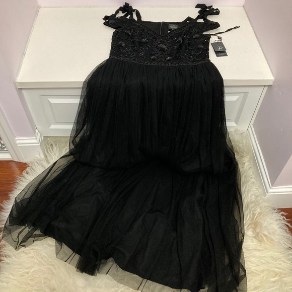 Adrianna Papell Gown with Bow Straps Beaded Bodice - Picture 3 of 9